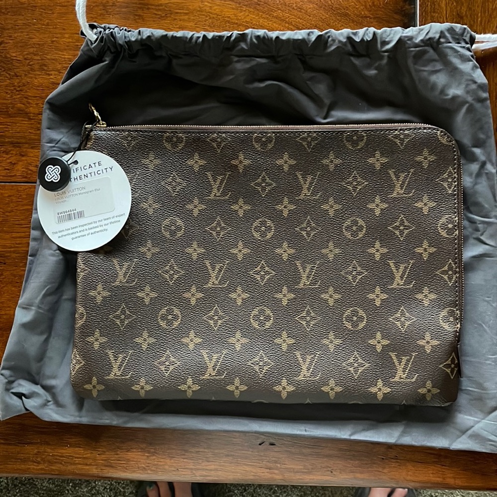 Louis Vuitton Monogram Etui Voyage MM Travel Case Pouch Fuchsia RARE Color